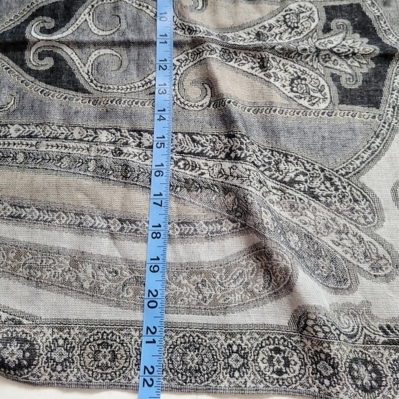 Collectioneighteen Paisley Shawl Scarf - Picture 7 of 7